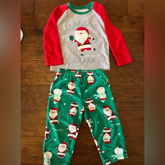 Set of 3 Carters size 2T Christmas PJs 2 NWOT fleece and one cotton - Picture 3 of 5